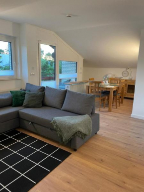 --Renoviert-- Ruhige 1-Zimmer Einliegerwohnung mit Küche und Bad in Großburgwedel